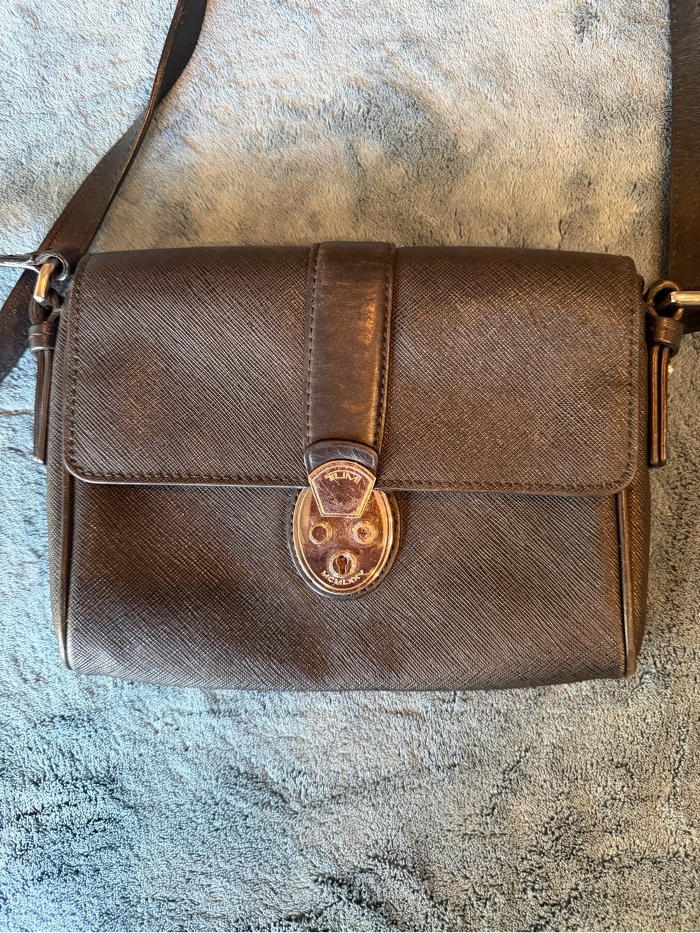 Toni Textured Brown Crossbody Bag with Turn-Lock Detail